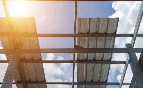 Poliwęglan komorowy a grad – jak sprawdzić jakość materiału przed zakupem?