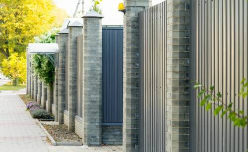 Jakie trendy w projektowaniu ogrodzeń panelowych dominują obecnie na rynku?