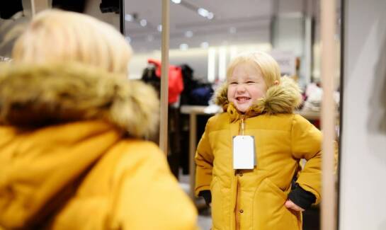 Ubrania dla dziewczynek w modnych wzorach – co wybrać?