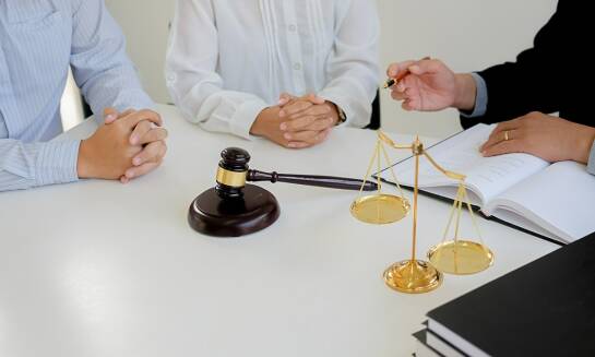 Jak adwokat kościelny może pomóc w uzyskaniu dyspensy od małżeństwa?