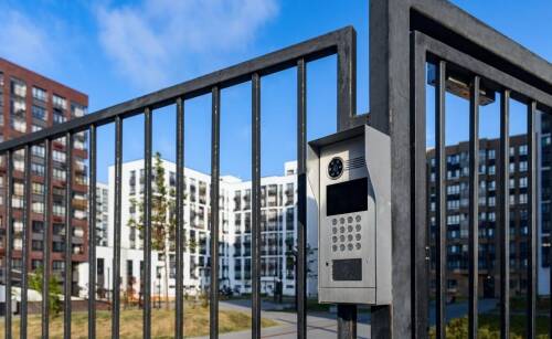 Rola systemów kontroli dostępu w zwiększaniu bezpieczeństwa budynków