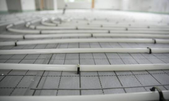 Jakie są zalety ogrzewania podłogowego w domach jednorodzinnych w Jaworznie?