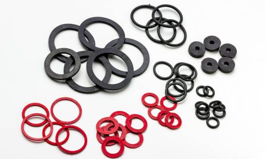 Czym charakteryzują się wysokiej jakości produkty gumowe?