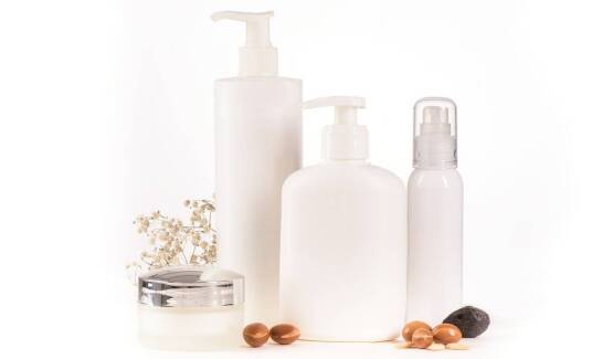 Czapki do spania a zdrowie włosów – jakie korzyści przynoszą?