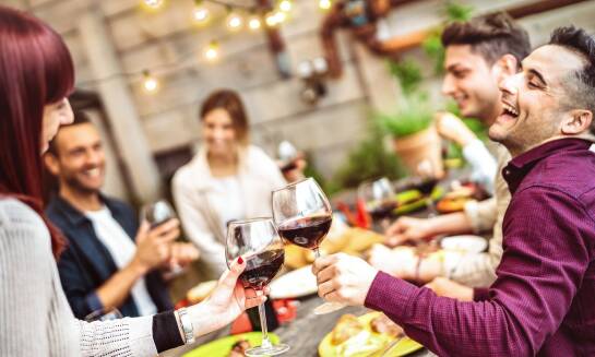 Degustacje win – jak dobrać idealne wino do dań kuchni włoskiej?