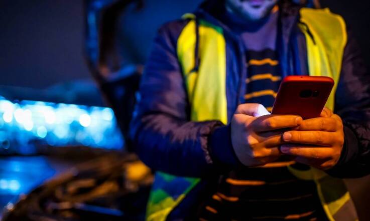 Jak szybko uzyskać pomoc drogową dzięki autolawetom?