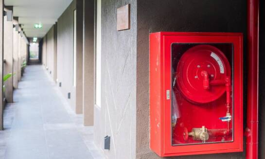 Najważniejsze elementy zabezpieczeń PPOŻ w obiektach przemysłowych