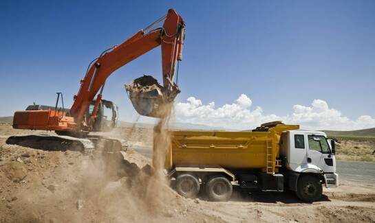 Jakie są zalety używanych wywrotek HDS, takich jak mercedes actros hds?