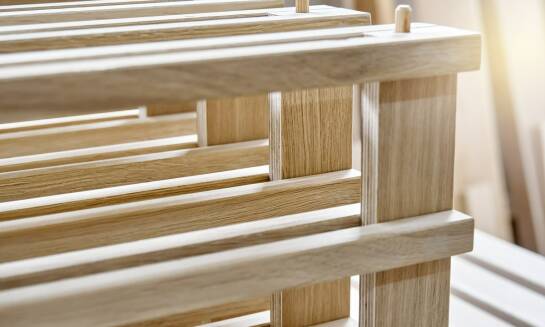 Jakie są różnice między kontrłatami a łatami dachowymi i ich zastosowanie w budowie dachu?