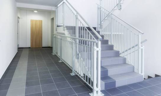 Balustrady wewnętrzne w Gdańsku – połączenie funkcjonalności i estetyki