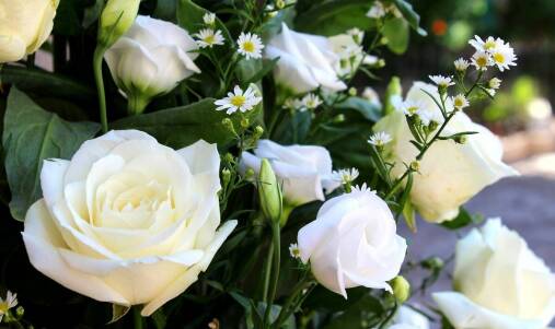 Usługi florystyczne oferowane przez dom pogrzebowy Lubartów: co warto wiedzieć?