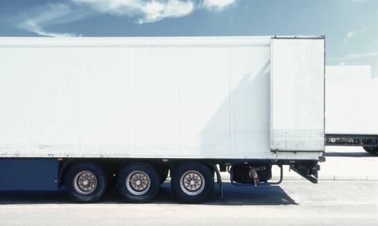 Transport chłodniczy a ładunki drobnicowe: jakie wyzwania się pojawiają?