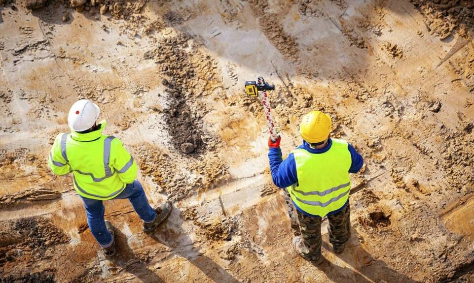 Dlaczego opinie geotechniczne są niezbędne dla bezpieczeństwa budowy?
