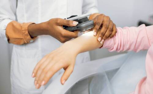 Zmiany skórne a analiza organizmu – jak je zdiagnozować?