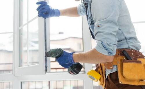 Dlaczego warto postawić na lokalne firmy zajmujące się montażem okien? Korzyści dla społeczności i jakości usług
