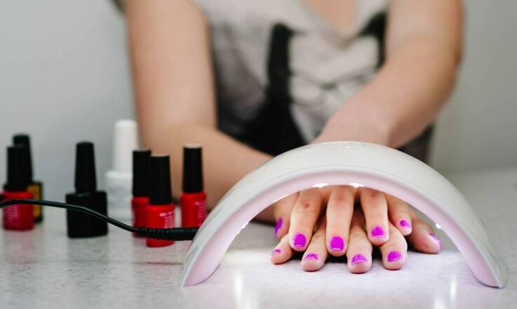 Jakie usługi związane z paznokciami są najchętniej wybierane?