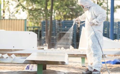 Systemy farb antykorozyjnych – jak chronić konstrukcje narażone na agresywne środowisko?