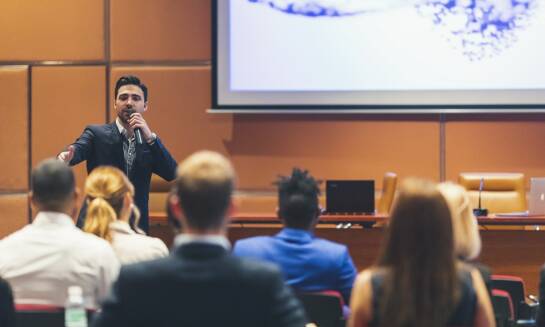Kluczowe aspekty organizacji konferencji w Warszawie: co warto wiedzieć?