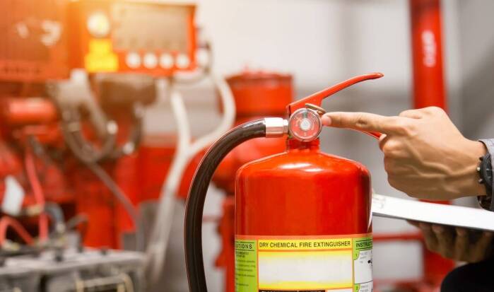 Rola profesjonalnych usług w przeprowadzaniu przeglądów PPOŻ dla wspólnot mieszkaniowych