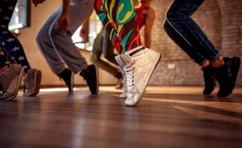 Rajstopy srebrne – kreatywne pomysły na stylizacje na co dzień i od święta!