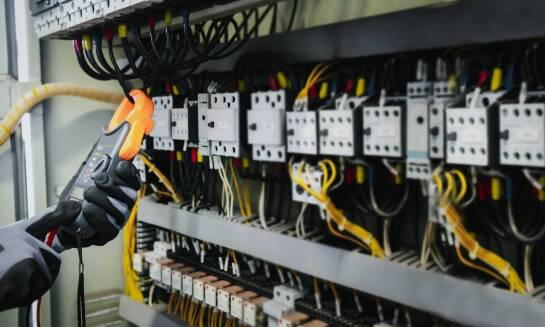 Co powinieneś wiedzieć o serwisowaniu instalacji automatycznych?