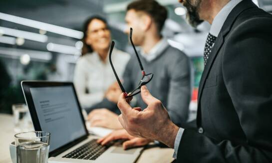 Co obejmuje kompleksowa obsługa w zakresie odzyskiwania odszkodowań przez brokera?