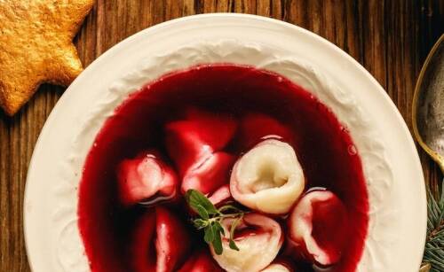 Polskie czapki zimowe damskie – historia i tradycja rękodzieła