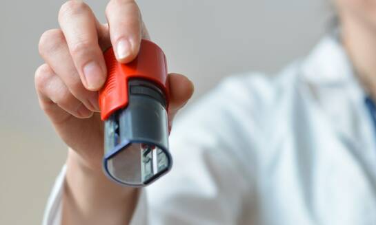 Jakie są kluczowe usługi notarialne oferowane przez notariusza?