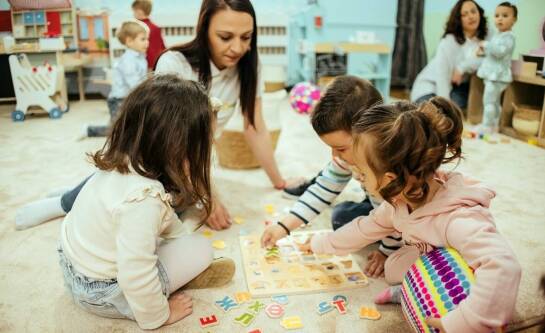 Dlaczego zróżnicowane podejście do edukacji jest kluczowe w Żłobku niepublicznym Łazy?