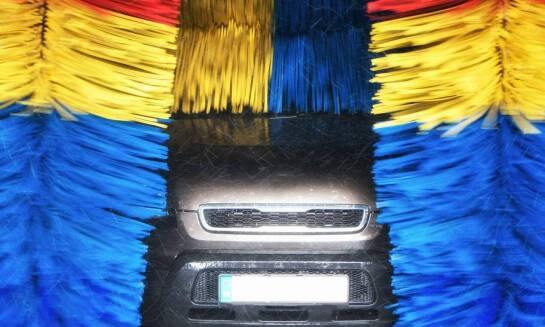 Jakie są kluczowe części do myjni bezdotykowej, które warto mieć na uwadze?