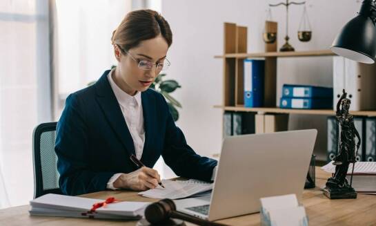 Jak przygotować się do rozprawy po złożeniu odpowiedzi na pozew?