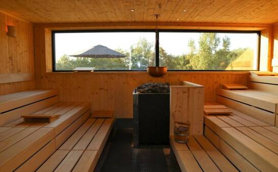 Jak sauna ogrodowa nowoczesna może wzbogacić Twoje życie towarzyskie?