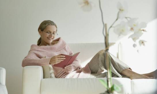 Jak hormonalna terapia zastępcza (HTZ) pomaga w łagodzeniu objawów menopauzy?