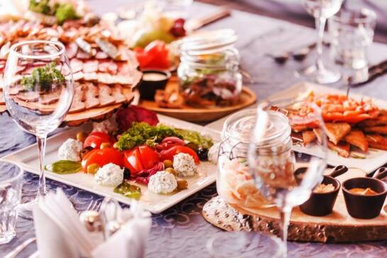 Tani catering dietetyczny w Legnicy – jak wybrać najlepszą ofertę?