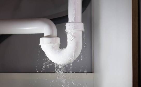 Jakie są najczęstsze problemy z instalacjami sanitarnymi i jak je rozwiązać?