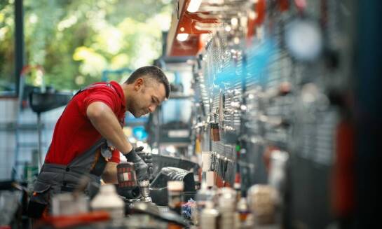 Jakie są zalety korzystania z lokalnych serwisów kompresorów?