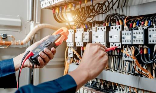 Jakie są najczęstsze problemy związane z instalacjami elektrycznymi i ich rozwiązania?