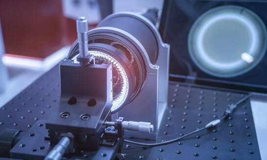Jakie innowacje technologiczne wspierają proces osiowania laserowego w branży jachtowej?