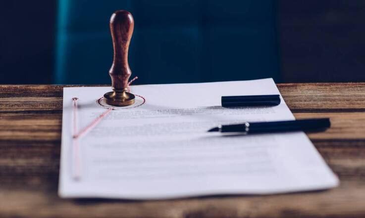 Dlaczego warto skorzystać z usług notariusza w okolicy przy sporządzaniu umowy darowizny?