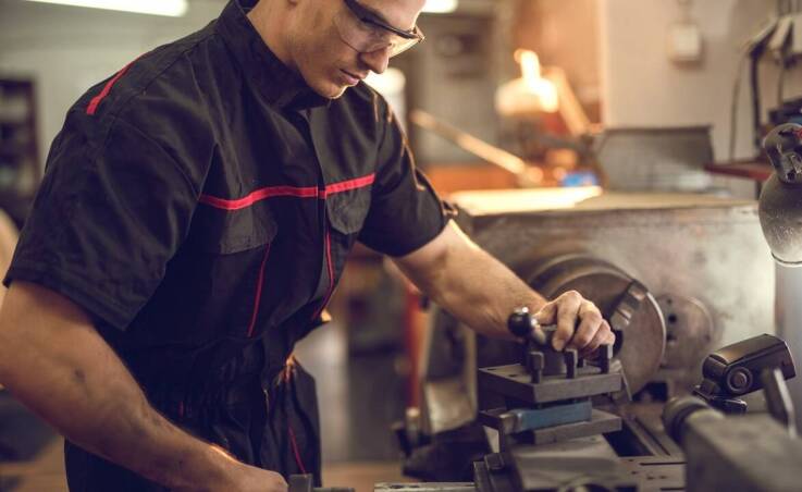 Jak serwis Palfinger może pomóc w optymalizacji wydajności pracy Twojego sprzętu?