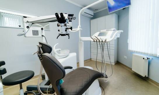 Jakie są najnowsze trendy w stomatologii, które oferuje dentysta w Płocku?