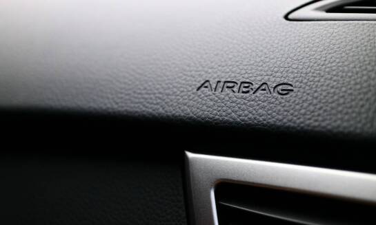 Jakie elementy systemu SRS są związane z airbagiem?