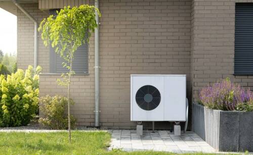 Jakie są zalety instalacji pomp ciepła w budynkach jednorodzinnych?