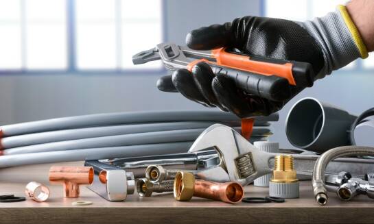 Naprawa pomp hydraulicznych a ich konserwacja – co wybrać?