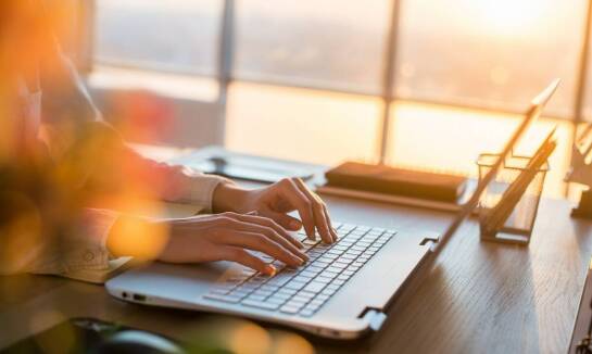 Co powinieneś wiedzieć o przepisaniu umów na dostawę mediów?