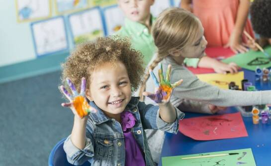 Jak wygląda codzienna nauka języka angielskiego w przedszkolu dwujęzycznym?