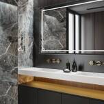 Szafa wnękowa z plecami czy bez – porównanie kosztów i korzyści