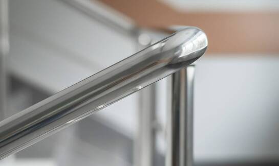 Balustrady ze stali nierdzewnej a ochrona przed działaniem warunków atmosferycznych