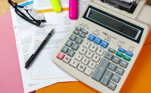 Jakie są warunki spłaty kredytu pozabankowego w Warszawie?