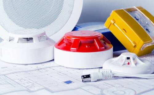 Jakie są kluczowe komponenty skutecznego systemu detekcji dymu?